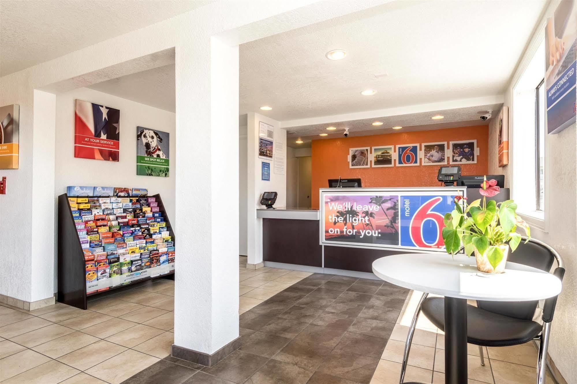 Motel 6-Anaheim, Ca - Fullerton East ภายนอก รูปภาพ