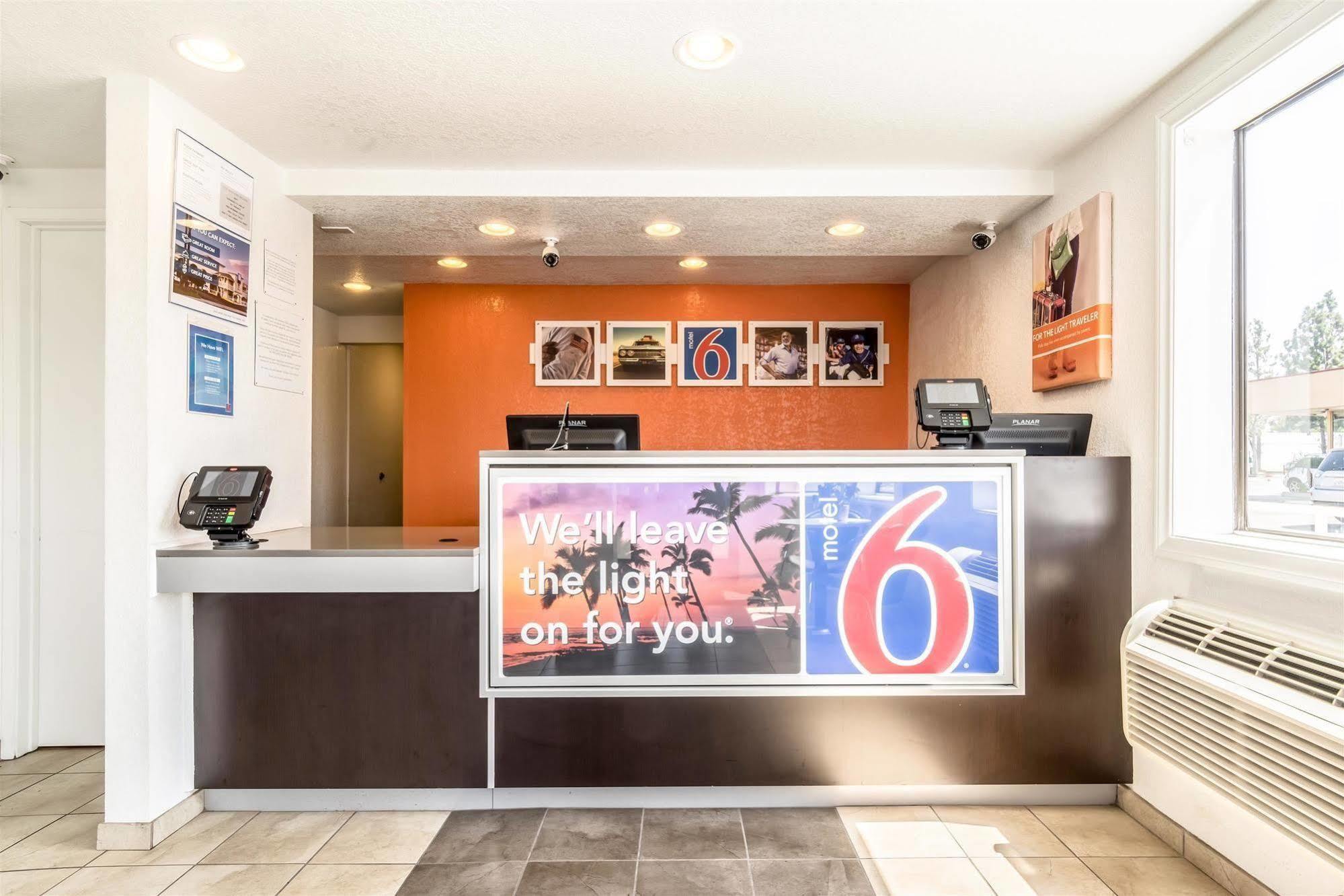 Motel 6-Anaheim, Ca - Fullerton East ภายนอก รูปภาพ