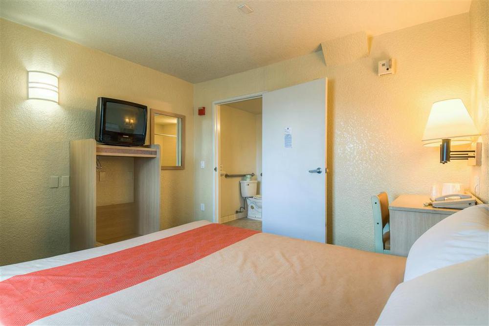 Motel 6-Anaheim, Ca - Fullerton East ห้อง รูปภาพ