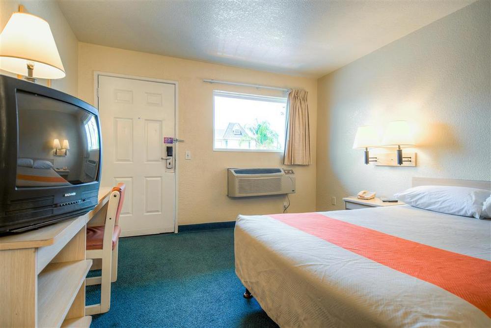 Motel 6-Anaheim, Ca - Fullerton East ห้อง รูปภาพ